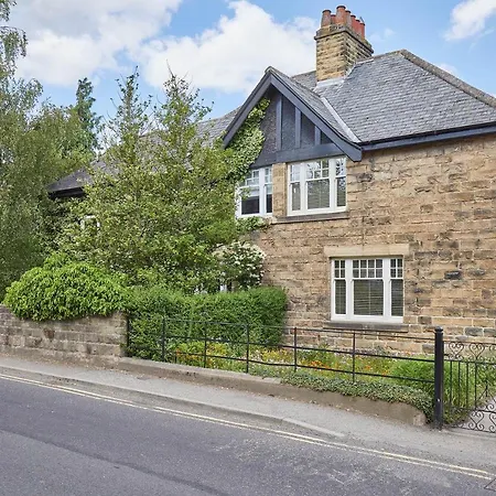 Host & - River View Masham