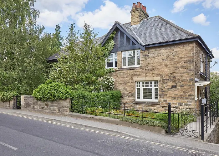 Host & - River View Masham