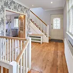 Host & - River View * Masham