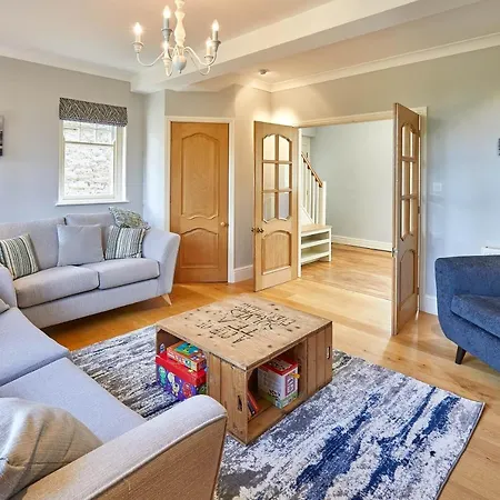 Holiday home Host & - River View