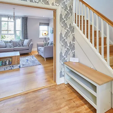 Host & - River View *